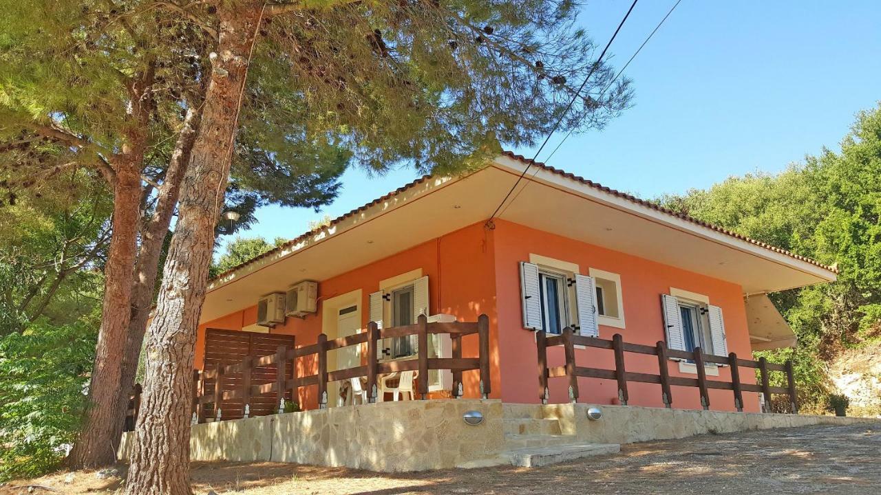 Reginas Studios Atheras Bagian luar foto